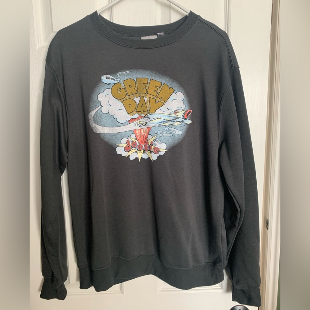 Graphic Green Day sweatshirt!